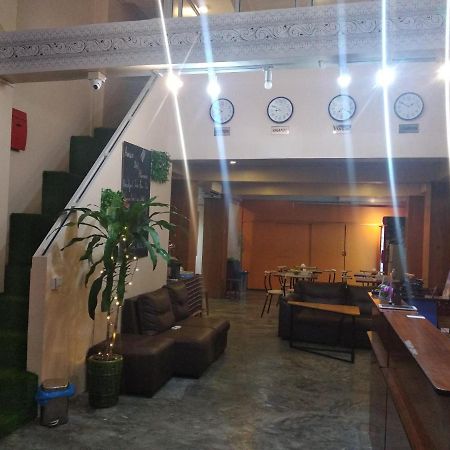 Amico Del Myanmar Vandrarhem Gyogon Exteriör bild